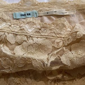 Kimchi Blue lacy bandeau bralette size small color nude.